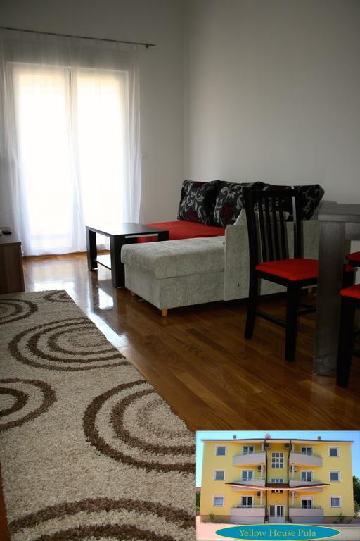 Yellow House Pula Apartment Bagian luar foto