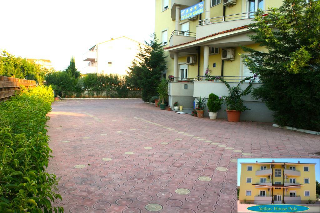 Yellow House Pula Apartment Bagian luar foto